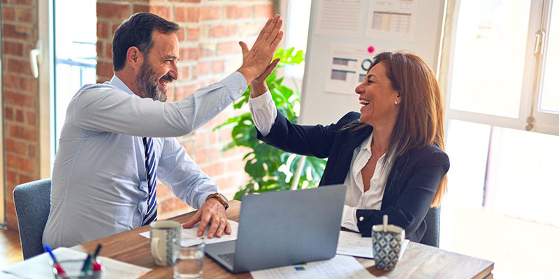 営業で効果的なサービス紹介資料を作る6つのポイント